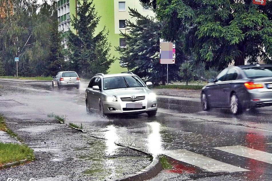 Ilustračný obrázok k článku Čakajú nás vrtochy počasia: Pre Žilinský okres platí výstraha, pozrite časy