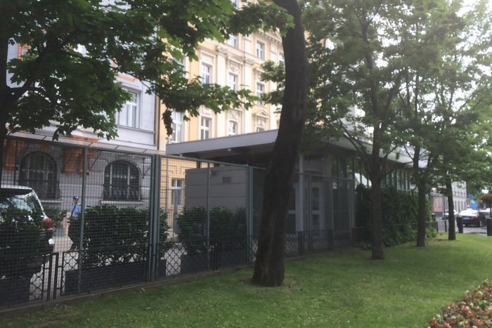 Ilustračný obrázok k článku Americká ambasáda bude na Hviezdoslavovom námestí ďalšie tri roky