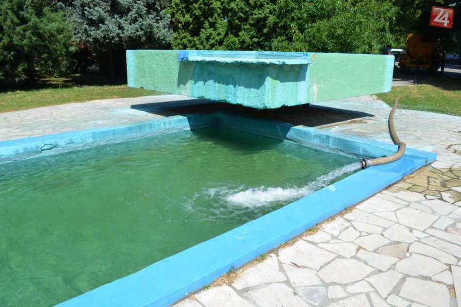 Ilustračný obrázok k článku Upratovanie v areáli nitrianskeho parku: Prípravy na mestské slávnosti vrcholia