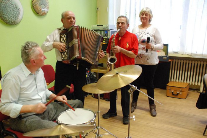 Ilustračný obrázok k článku Seniori sa stretnú v Dúbravke. Zahrajú si