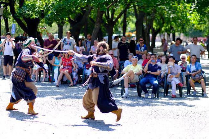 Ilustračný obrázok k článku OBRAZOM: Staromestské kultúrne leto otvorili stredovekí mnísi