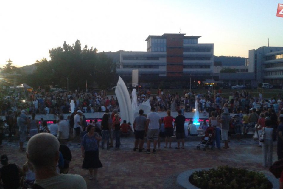 Ilustračný obrázok k článku Považskobystrická mestská fontána oživená: FOTO a VIDEO zo spustenia