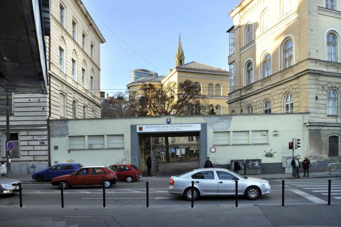 Ilustračný obrázok k článku Interné kliniky v nemocnici na Mickiewiczovej ulici sa zlúčia