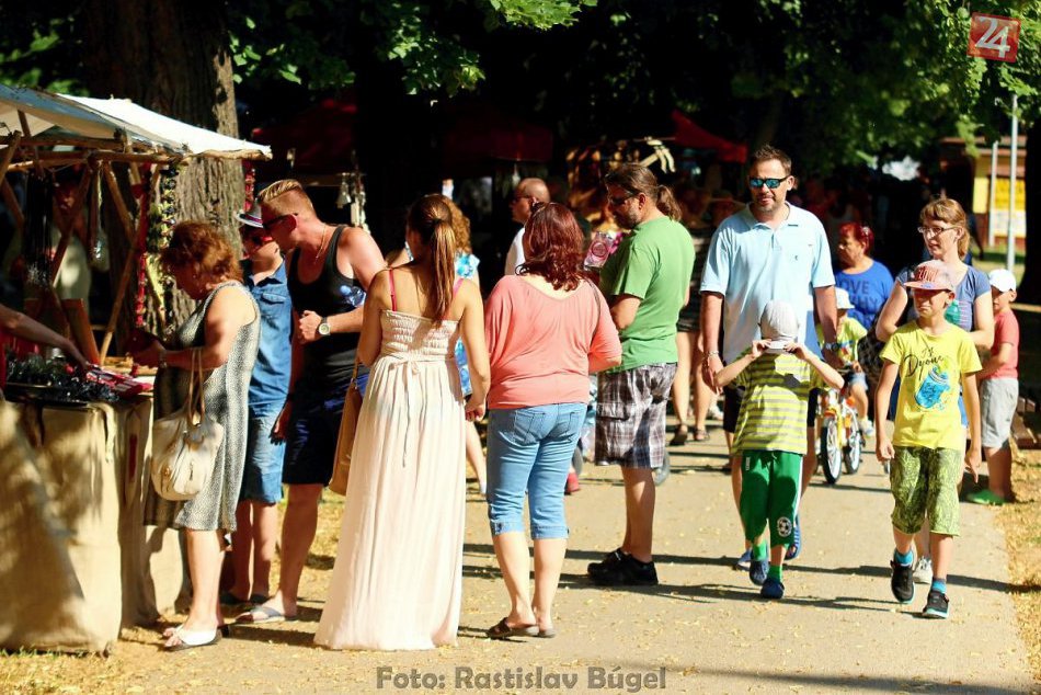 Ilustračný obrázok k článku Jarmok v mestskom parku: Majstri predviedli návštevníkom tradičné remeslá,FOTO