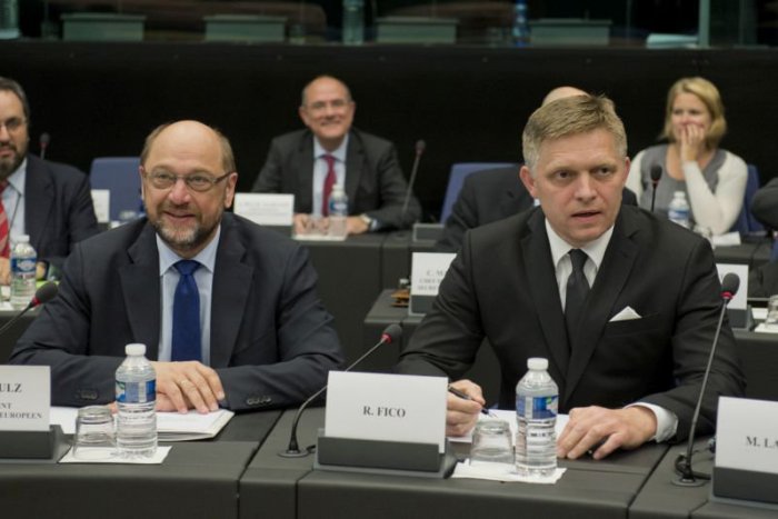 Ilustračný obrázok k článku Fico zaútočil na britského kolegu, ktorý odstúpil z funkcie