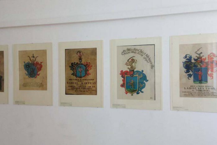 Ilustračný obrázok k článku Slovenské národné múzeum sprístupnilo unikátnu zbierku mortuárií mapujúcich naše dejiny