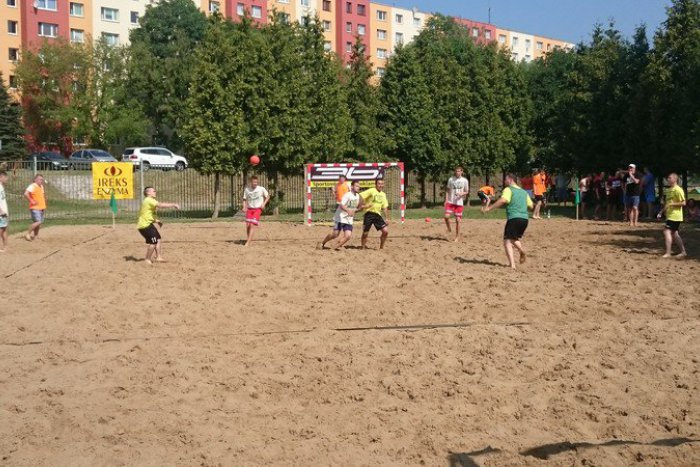 Ilustračný obrázok k článku Letné kúpalisko na Trojke v Prešove trochu inak: Pozornosť tam pútala plážová hádzaná