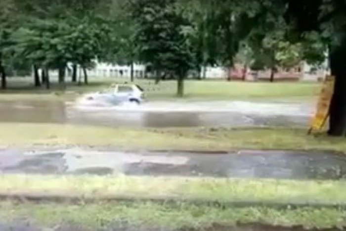 Ilustračný obrázok k článku Michalovcami sa prehnala silná búrka: VIDEO, čo dokázala napáchať!