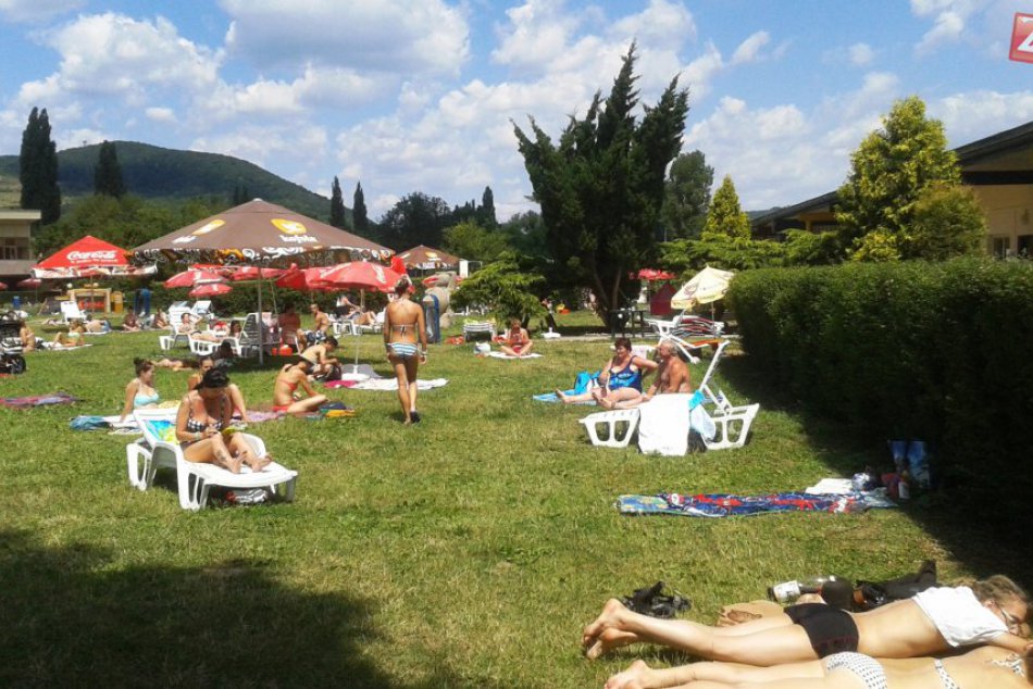 Ilustračný obrázok k článku Rybu Aničku zaplnili mladí i starí: ZÁBERY plné pohody zo sviatočného dňa