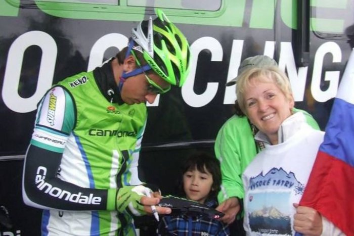 Ilustračný obrázok k článku FANDÍME SAGANOVI: Pošlite foto, ako Peťovi držíte palce. Prvé kolo súťaže uzatvárame o polnoci