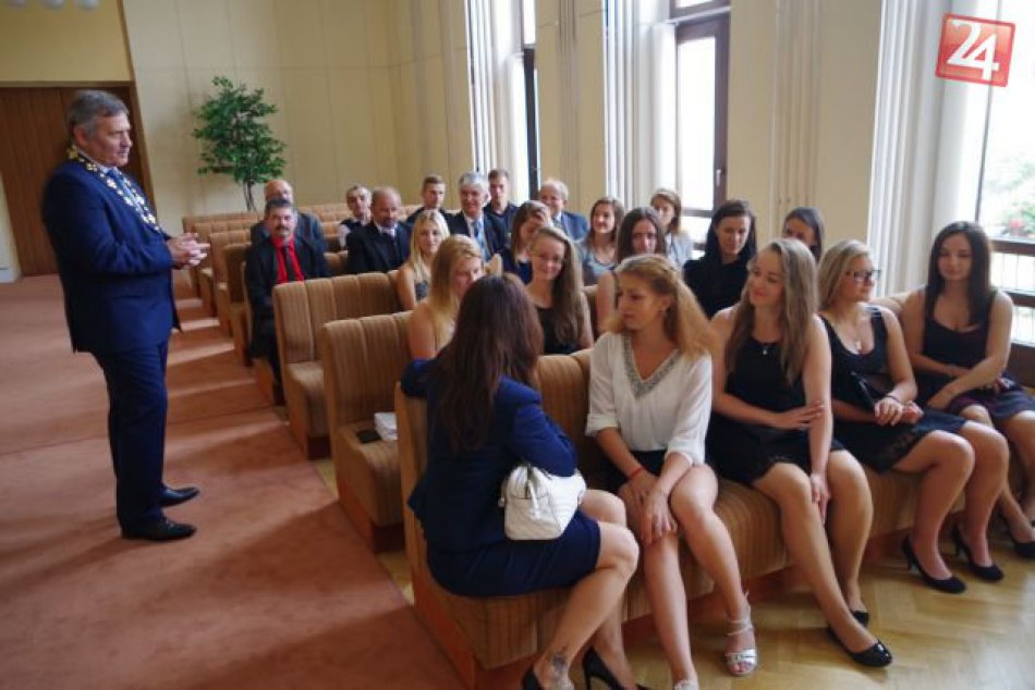 Ilustračný obrázok k článku Toto sú najúspešnejší žiaci Michaloviec: Ocenenie z rúk primátora, FOTO