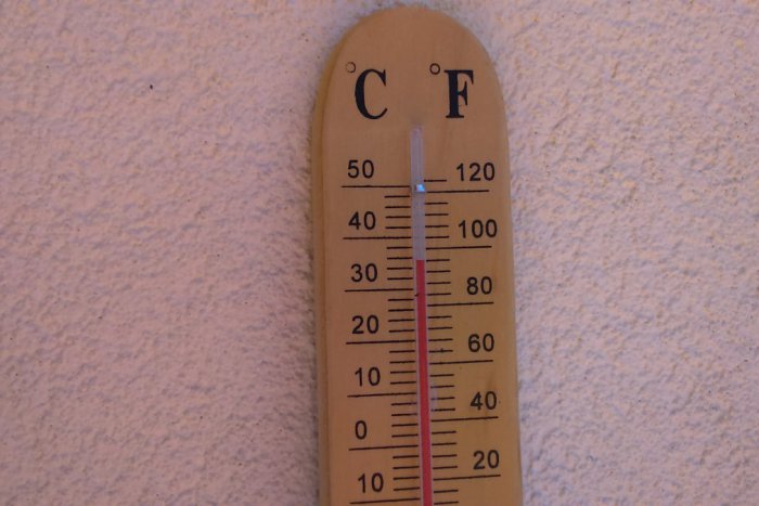 Ilustračný obrázok k článku Tomu sa povie hic: Novovešťania ukázali, akú horúčavu namerali na teplomeroch!