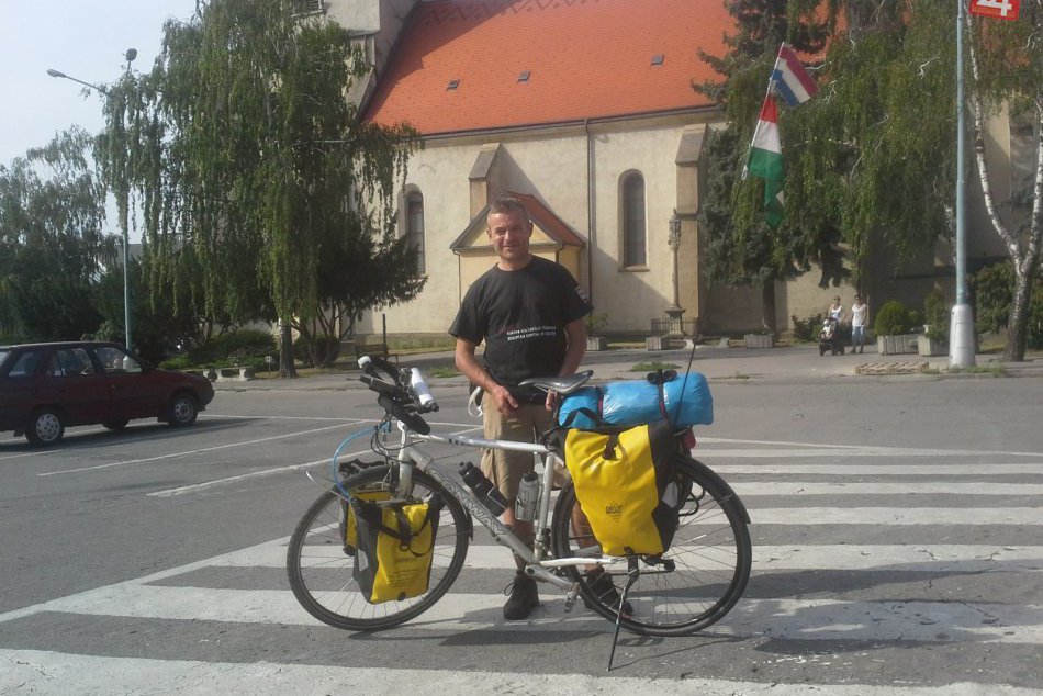 Ilustračný obrázok k článku Do Hlohovca zavítal holandský cestovateľ a... toto ho úplne dostalo!