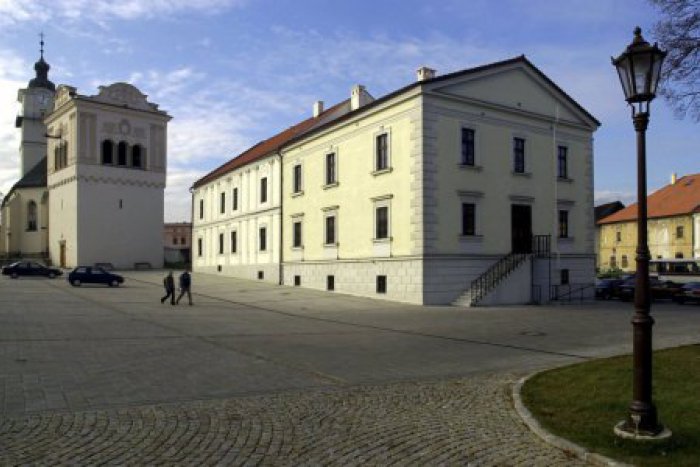 Ilustračný obrázok k článku Gánovský neandertálec ožije v Spišskej Sobote: Leto s knihou