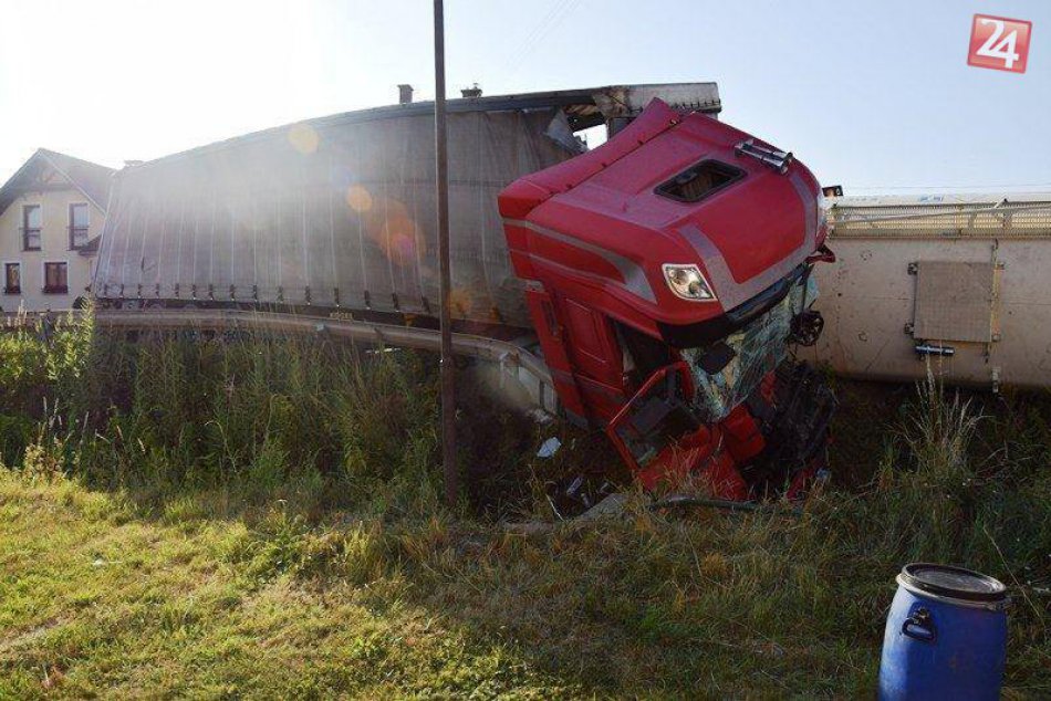 Ilustračný obrázok k článku SVET O SLOVENSKU: Takto to dopadne, keď kamionista nespí