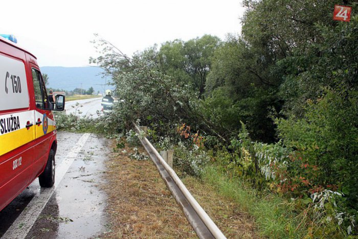 Ilustračný obrázok k článku Počasie nás poriadne skúša. S následkami prudkých búrok bojuje celé Slovensko