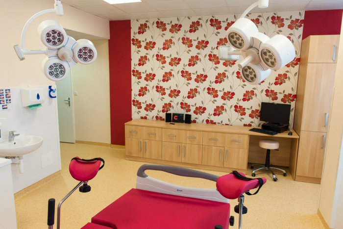 Ilustračný obrázok k článku Primár rožňavskej pôrodnice otvorene: Hodnotenie prijímame s veľkou pokorou!