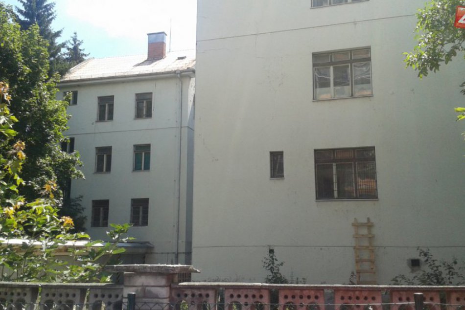 Ilustračný obrázok k článku Bývalá vojenská správa v Považskej: Čo v budove môže byť?