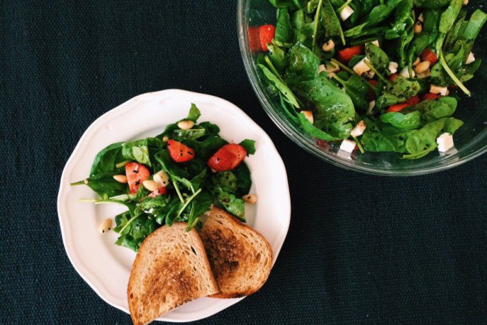 Ilustračný obrázok k článku Redakcia radí: Pripravte si jednoduchý letný šalát