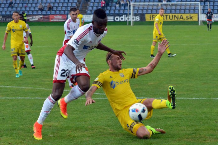 Ilustračný obrázok k článku Vstup do sezóny sa nám vydaril: Za ustavičného dažďa sme porazili majstra