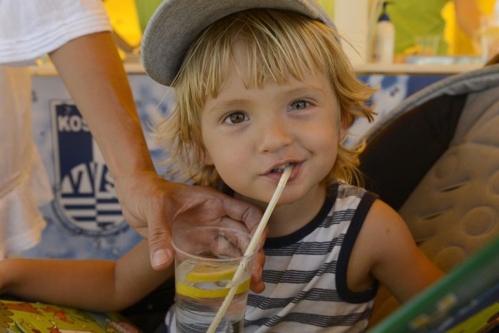 Ilustračný obrázok k článku Leto je späť, nezabúdajte piť. Ako neurobiť chybu?