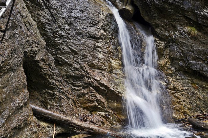 Ilustračný obrázok k článku Prázdninová súťaž v Slovenskom raji: Deti sa môžu vydať po Šťastíkových stopách