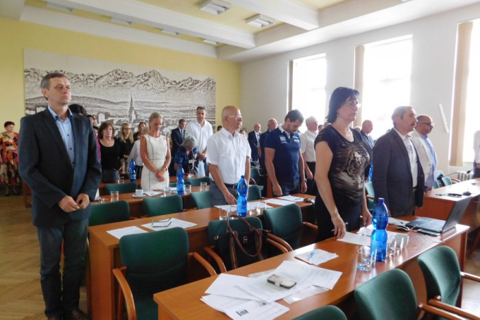 Ilustračný obrázok k článku Zastupiteľstvo v Spišskej reagovalo na hroznú udalosť: Všetci držali minútu ticha!