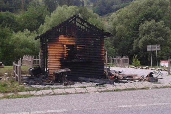 Ilustračný obrázok k článku V tejto búdke na Bielom Potoku si už syr nekúpite. Ľahla popolom! (foto)