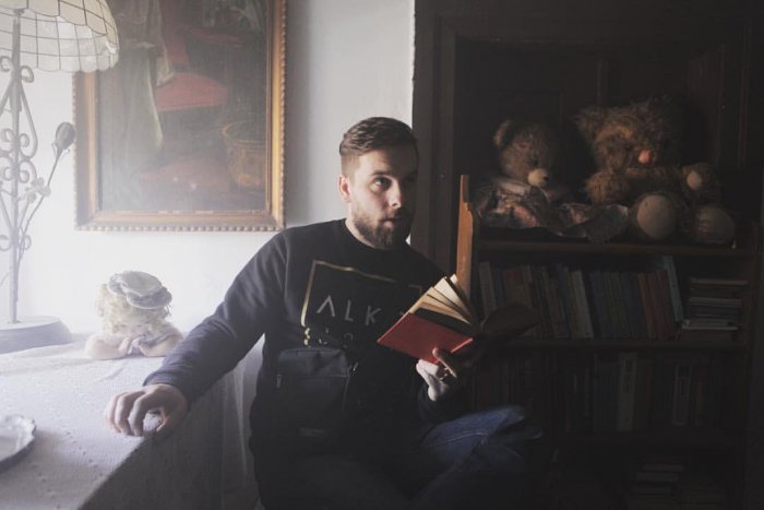 Ilustračný obrázok k článku Prešovský režisér Michal Kunes Kováč: Natočil klip pre legendárnu kapelu!