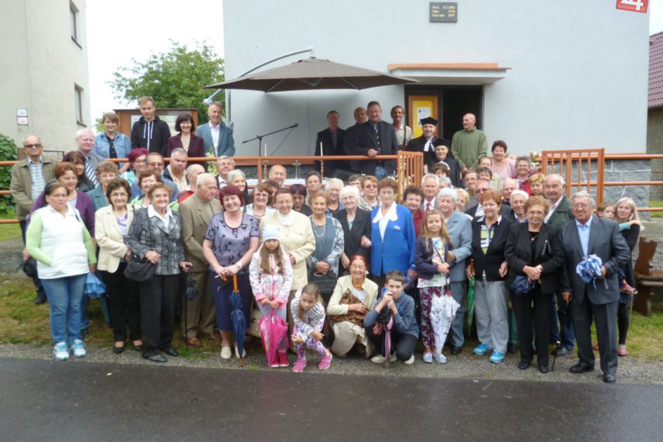 Ilustračný obrázok k článku FOTO: Krásna tradícia spojila Zvolenčanov: Stretli sa desiatky susedov a kamarátov