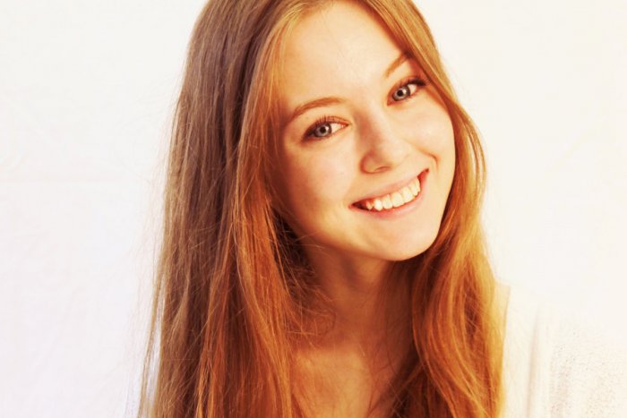 Ilustračný obrázok k článku Talentovaná Simona (17) si zamilovala umenie: Jej spev už počuli aj vo Vatikáne