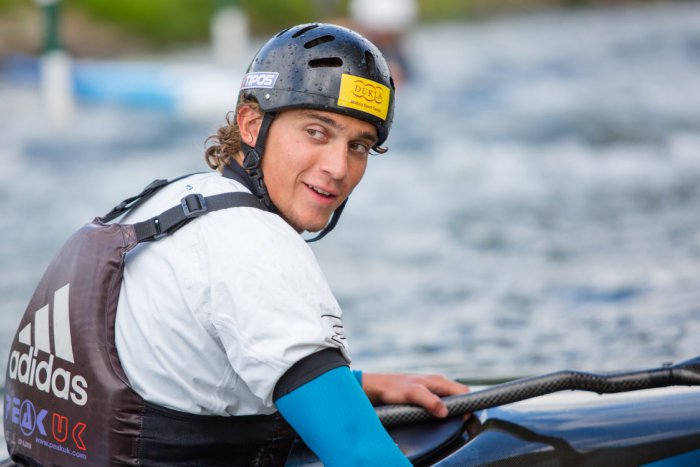 Ilustračný obrázok k článku Liptovské slalomy trápilo nepriaznivé počasie: Na domácej vode triumfovali mikulášske lode, FOTO