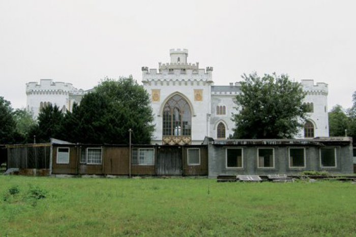 Ilustračný obrázok k článku Kaštieľ v Rusovciach pomaly chátra. Podarí sa ho ešte zachrániť?