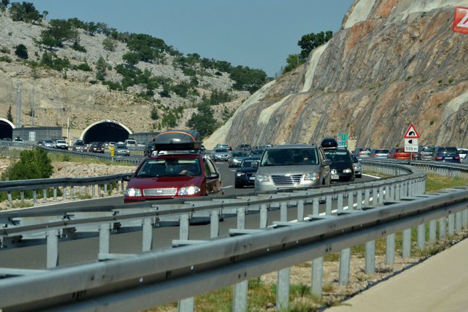 Ilustračný obrázok k článku Motoristi, smerom na Hubovú sa pripravte na kolóny