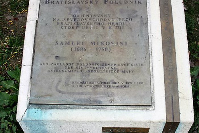 Ilustračný obrázok k článku Viete, že Bratislava má svoj nultý poludník?