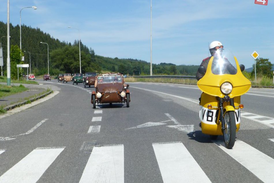 Ilustračný obrázok k článku Úchvatný pohľad pre nadšencov motorizmu. Na cesty pri Brezne vyrazia retro stroje