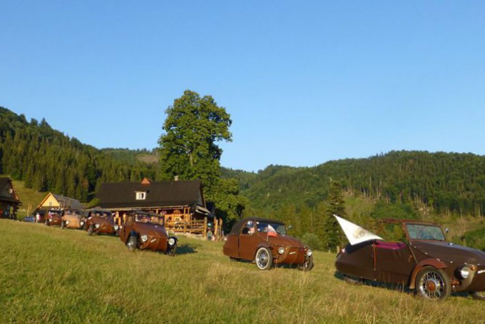 Ilustračný obrázok k článku Milovníkom veteránov zaplesajú srdcia. Jazdou Horehroním odštartuje zraz velorexov