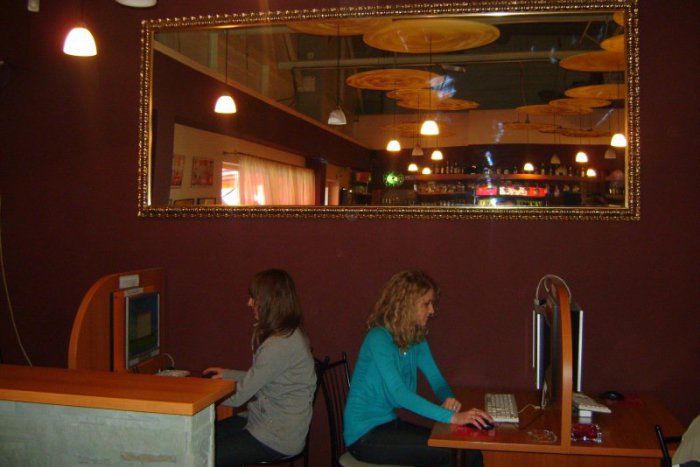 Ilustračný obrázok k článku Internetové kaviarne postupne upadajú. Kde ešte fungujú?