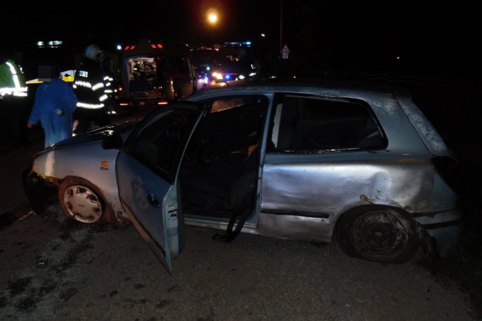 Ilustračný obrázok k článku Vážna nehoda v Bystrom: Spolujazdec ležal 20 m od vraku! FOTO z miesta