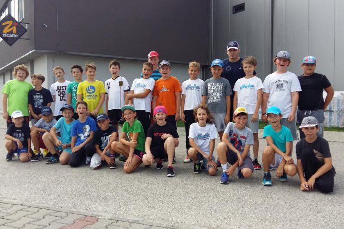 Ilustračný obrázok k článku Malí hokejisti makajú aj v lete