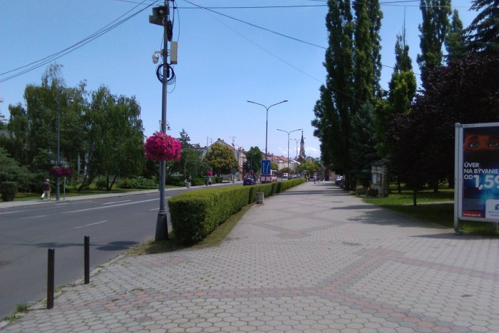 Ilustračný obrázok k článku Lučenec v boji s odpadkami v uliciach. V meste majú pribudnúť betónové koše