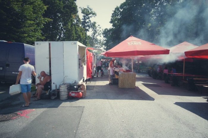 Ilustračný obrázok k článku TOP 3: Letné akcie v okolí, ktoré nás ešte len čakajú a kde sa možno schuti najesť