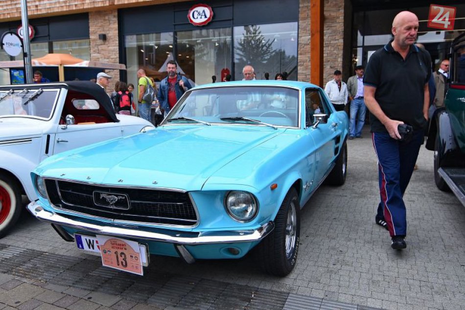 Ilustračný obrázok k článku Po Trnave bude jazdiť nablýskaná klasika: Americké autá sa predstavia v plnej kráse