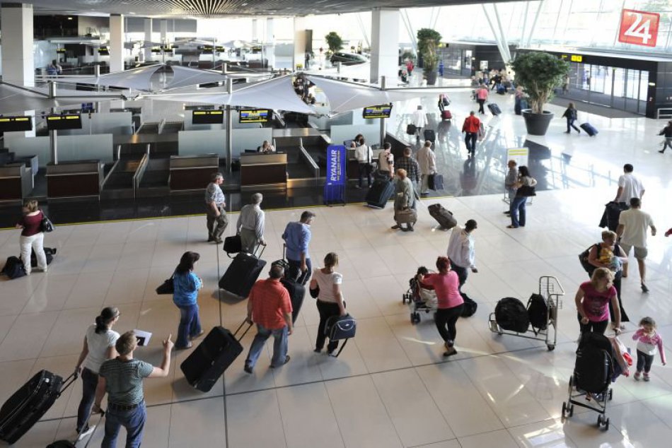 Ilustračný obrázok k článku RADÍME: Pred odchodom na dovolenku si skontrolujte platnosť dokladov