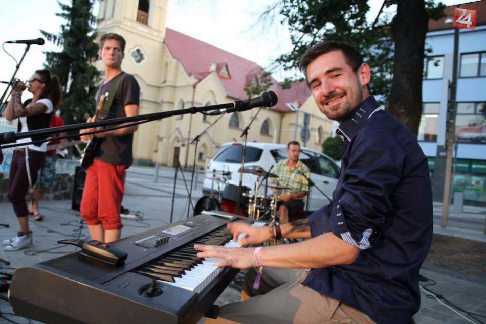 Ilustračný obrázok k článku Zvolenský muzikant Pavel otvorene: U nás sa nepozerala telka, ale počúvala hudba