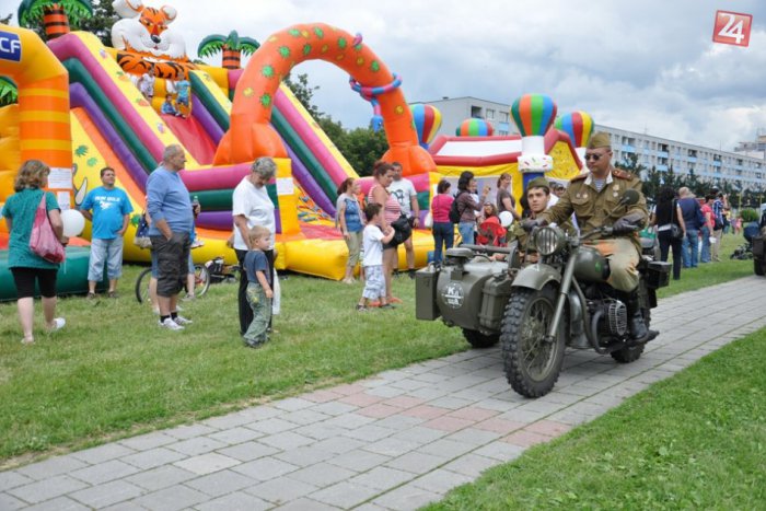 Ilustračný obrázok k článku Skákacie hrady aj olympionici. Bystrické sídlisko sa s letom rozlúči veľkolepo