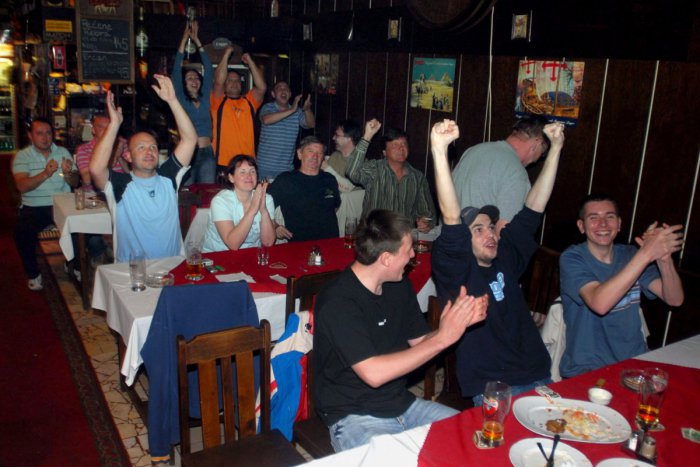 Ilustračný obrázok k článku Staromešťanov trápi nedodržiavanie prevádzkových hodín podnikov