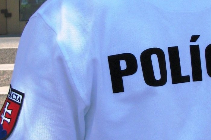 Ilustračný obrázok k článku Pri schodoch vedúcich na amfiteáter prepadli študentku (16): Polícia hľadá svedka