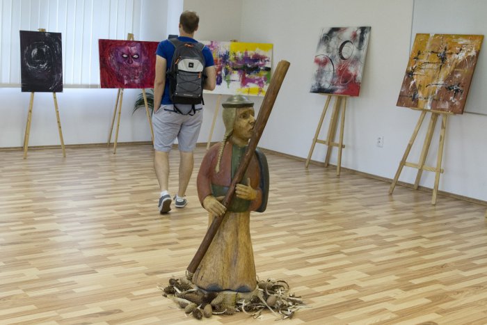 Ilustračný obrázok k článku Na ministerstve obrany vystavili diela hendikepovaných umelcov