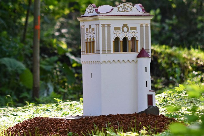 Ilustračný obrázok k článku Rekonštrukcia kultúrnej pamiatky: V Spišskej Belej zapojili aj nezamestnaných